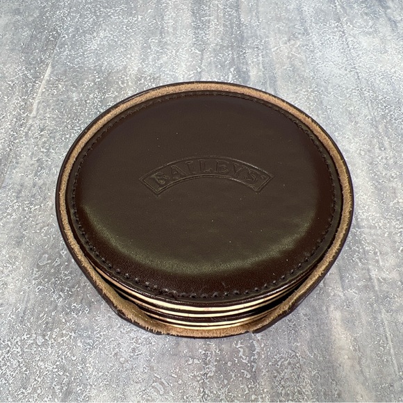 Vintage Advertising Baileys Set Of 4 Drink Coasters Faux Leather Brown / Beige - Picture 4 of 5
